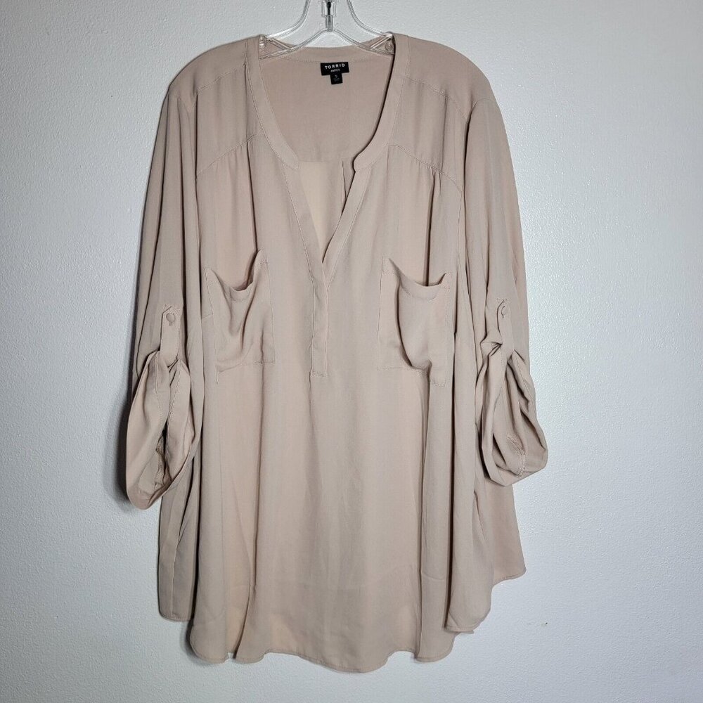 Torrid Harper Top Plus Size 5X Beige Nude Tab Sleeve Pockets Pullover 3/4 Sleeve